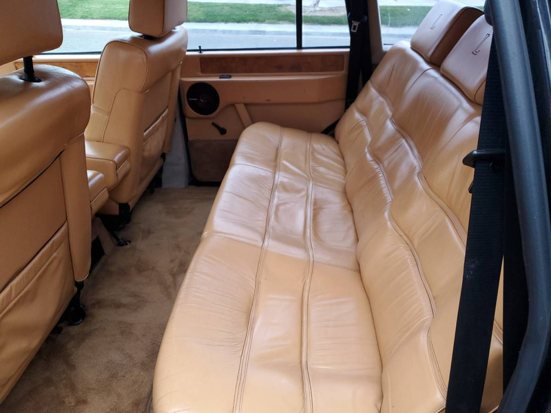 Illustration for article titled At $2,700, Could This 1995 Laforza Be "La Fabulous Deal?"